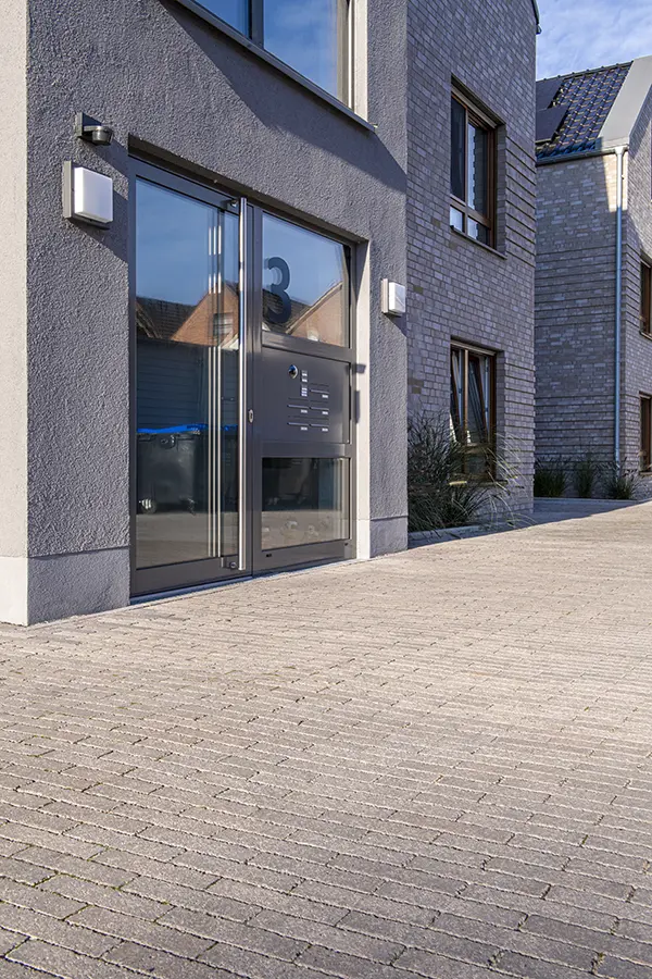 Wohnanlage Gronau, Spring Alvar braungrau.