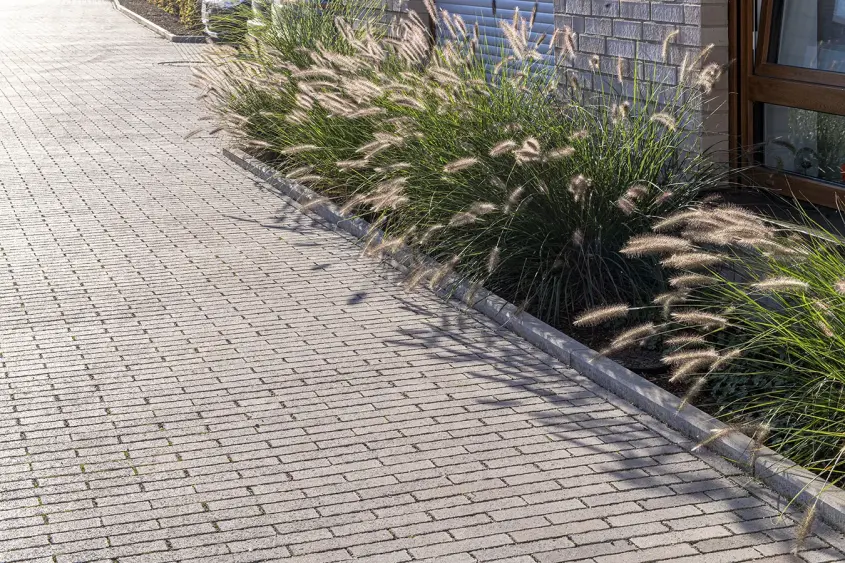 Wohnanlage Gronau, Spring Alvar braungrau.