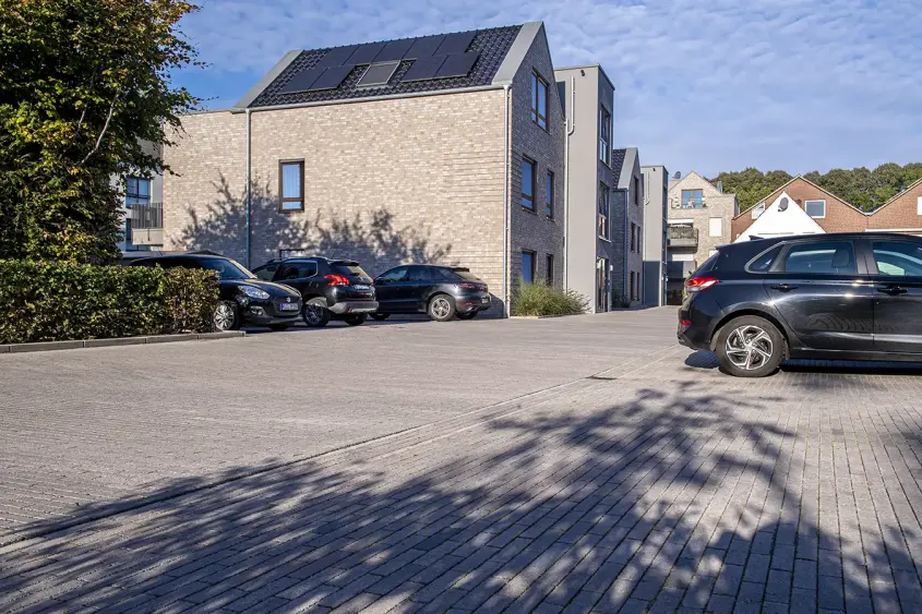 Wohnanlage Gronau, Spring Alvar braungrau.